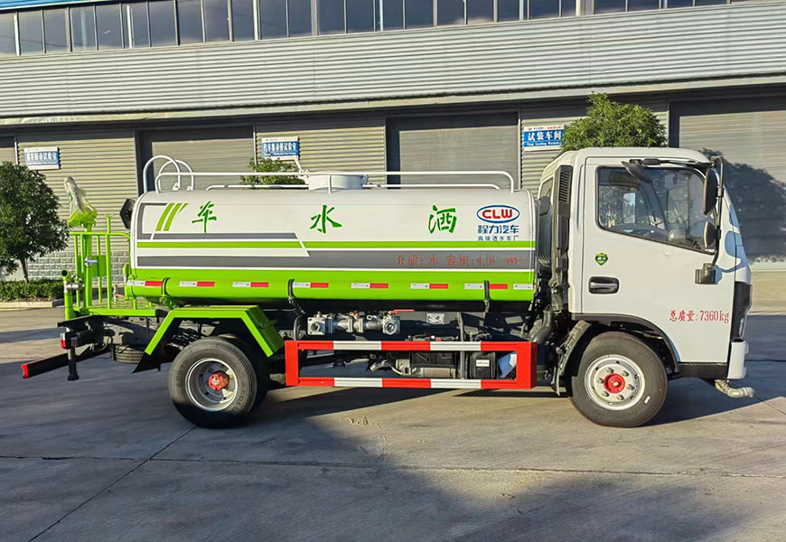 優(yōu)質(zhì)灑水車,，獻(xiàn)給城市美好的明天——程力灑水車
