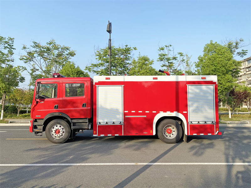 消防車的一休,，程力引領消防車領域的發(fā)展
